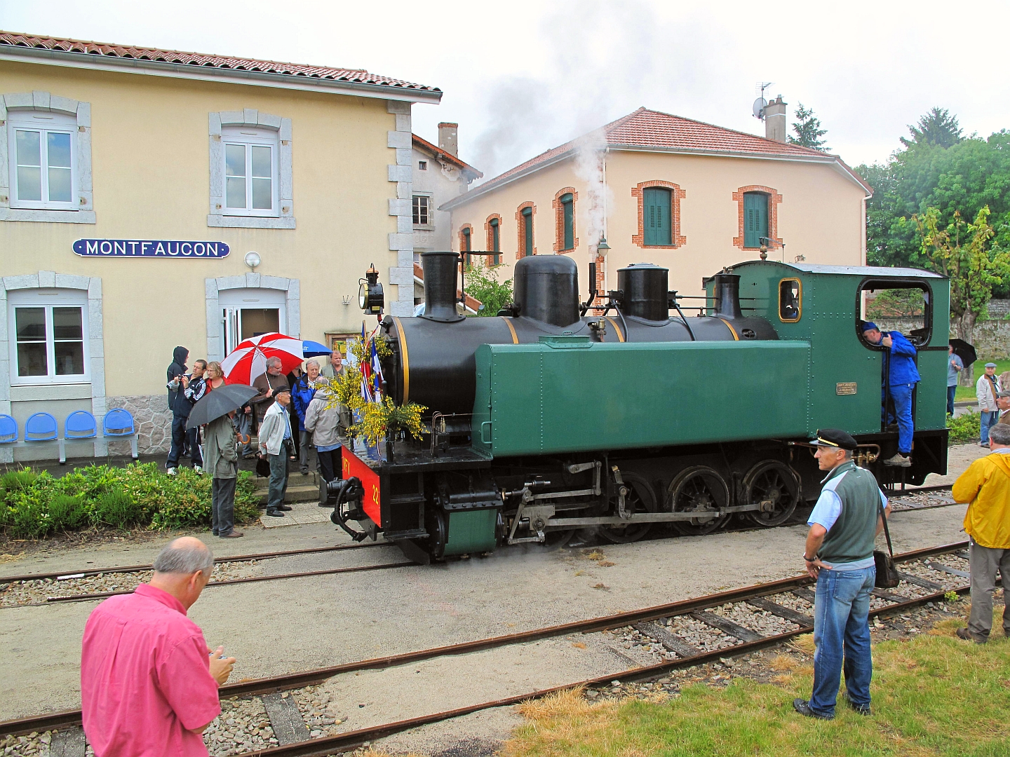 Montfaucon-gare Train touristique du Velay à la gare de Montfaucon-en-Velay